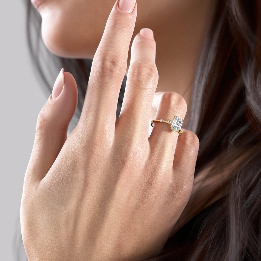 FLM102
